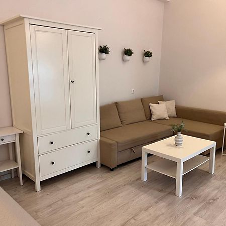Pacsirta Apartmanhaz Erlau Exterior foto