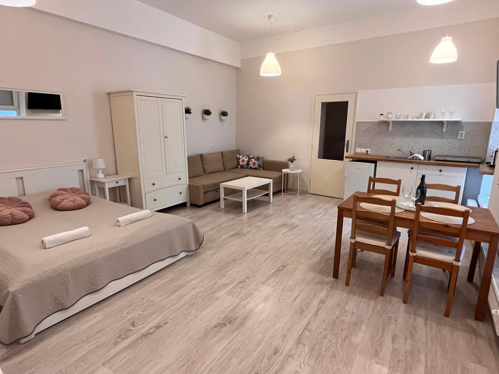Pacsirta Apartmanhaz Erlau Exterior foto