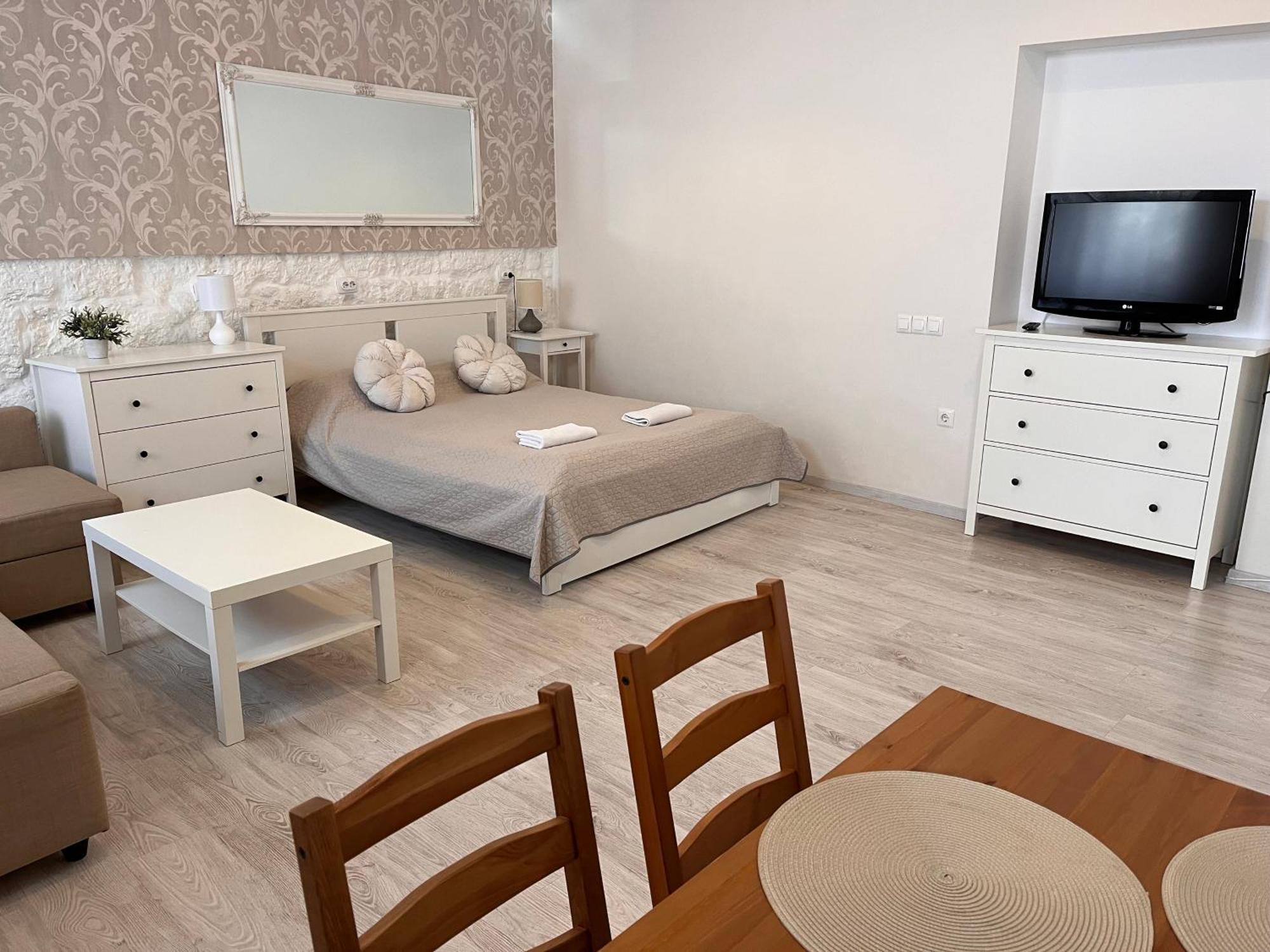 Pacsirta Apartmanhaz Erlau Exterior foto