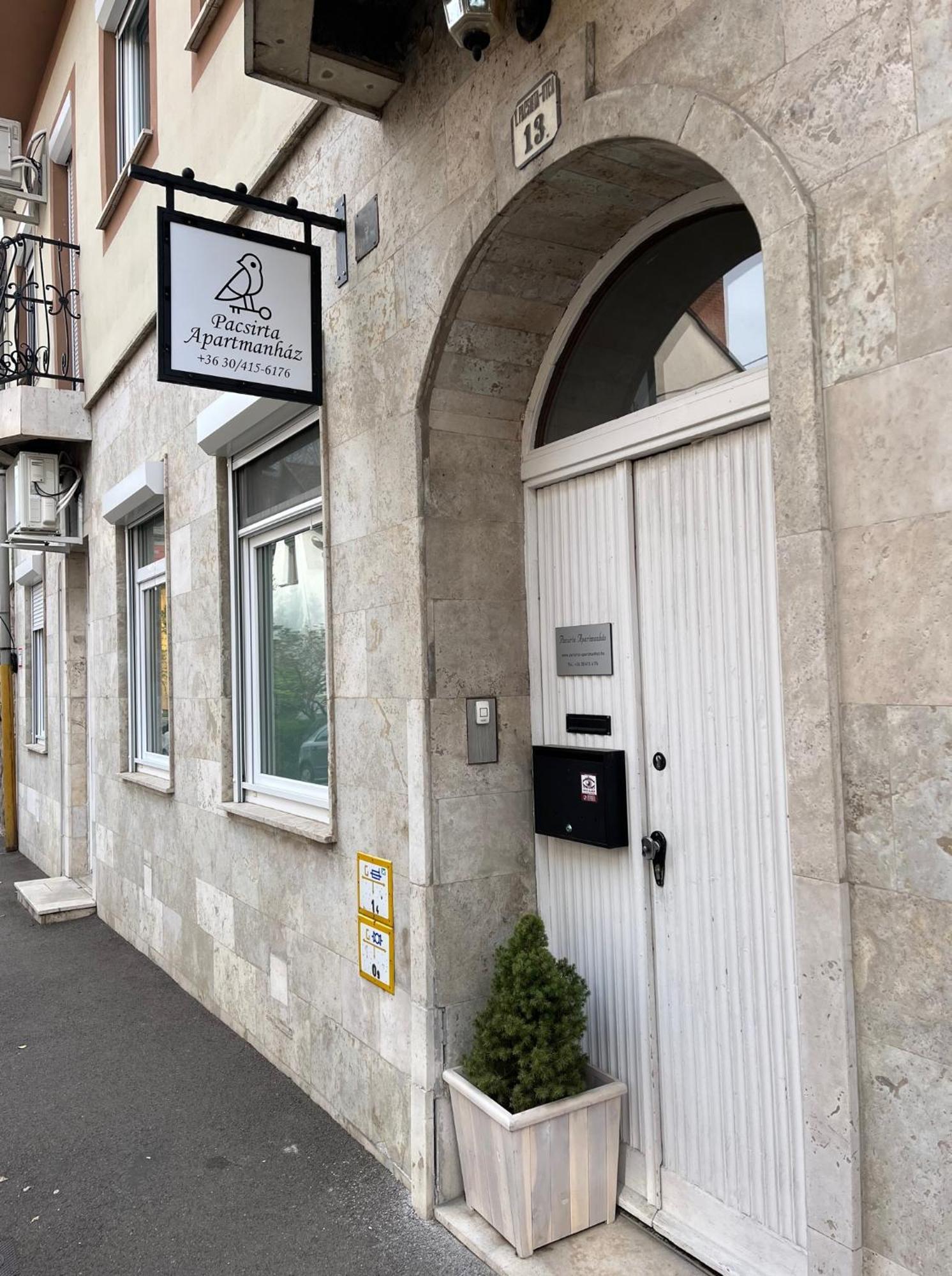 Pacsirta Apartmanhaz Erlau Exterior foto